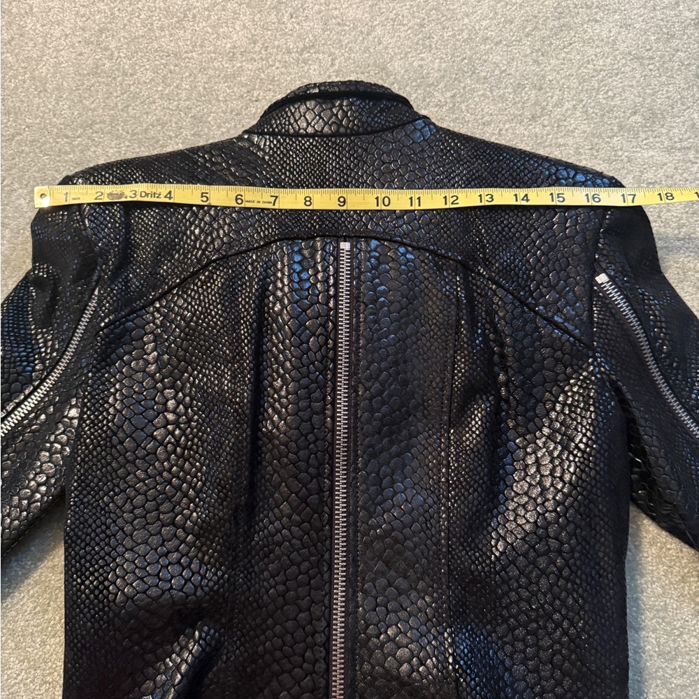 Bebe Black Leather Snakeskin Moto Jacket size XS NWOT - Picture 13 of 15